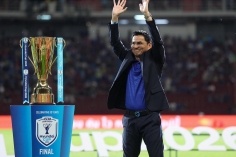 CHÍNH THỨC: AFF lấy cúp vô địch AFF Cup từ Thái Lan sang Việt Nam