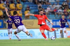 Trực tiếp bóng đá CA TPHCM vs Hà Nội: Hoàng Hên, Hai Long đá chính
