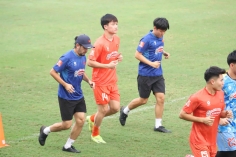 NÓNG: Ngôi sao số 1 ĐT Việt Nam báo tin không vui cho HLV Kim Sang Sik
