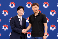 CĐV ĐNÁ dậy sóng khi rộ tin Park Ji Sung làm HLV của ĐT Việt Nam