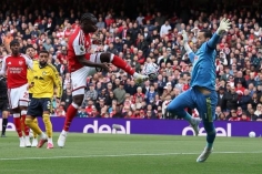 Trực tiếp bóng đá Arsenal 1-1 Leeds: Gỡ hoà rất nhanh