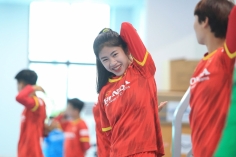Nữ cầu thủ ĐT Việt Nam 'gây sốt' với nhan sắc vạn người mê