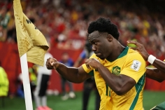 Kỷ lục gia 20 tuổi của Australia và hành trình từ trại tị nạn châu Phi đến World Cup