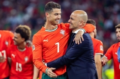 Ronaldo lập cú đúp, Martinez nói một câu khiến tất cả phải suy ngẫm
