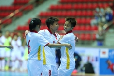 Thắng đậm 2 trận liên tiếp, Việt Nam cách HCV futsal nữ SEA Games đúng 1 trận hòa