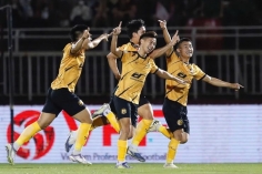 Trực tiếp Công an TPHCM 1-2 Thanh Hoá: Damoth Thongkhamsavath lập cú đúp