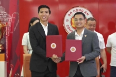 Đoàn Văn Hậu báo tin cực vui cùng CLB CAHN