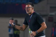 Thắng ĐT Việt Nam 2-0, Thái Lan vẫn khiến CĐV nổi giận: 'Đá thế này thì...'
