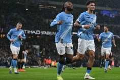 Thị uy sức mạnh, Man City áp sát ngôi đầu Arsenal