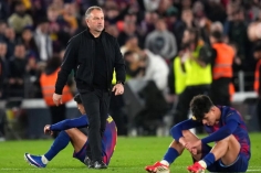 Hansi Flick thừa nhận mạo hiểm với 1 trụ cột Barca ở Cúp Nhà Vua