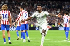 Vinícius lập cú đúp, Real Madrid thắng nghẹt thở derby Madrid