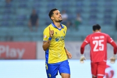 Hoàng Hên thăng hoa với hiệu suất 111 phút/bàn gây sốt V.League