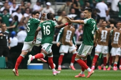 Trực tiếp Mexico 1-0 Nam Phi: Đôi công hấp dẫn