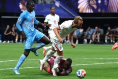 VAR gây bão sau màn ngược dòng của tuyển Anh trước Congo