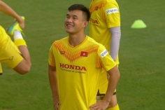HLV Park gọi 'cầu thủ gợi nhớ huyền thoại' lên U23 Việt Nam