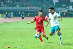 CĐV Indonesia chế giễu U19 Việt Nam sau trận hòa ở giải AFF