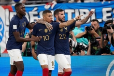 Hạ Đan Mạch, ĐT Pháp phá dớp tại World Cup