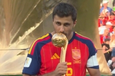 Rodri vượt Messi, giành danh hiệu QBV World Cup 2026