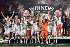 Đánh bại Rangers trên chấm penalty, Frankfurt đăng quang Europa League