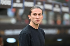 HLV Filipe Luis bị sa thải ngay sau chiến thắng 8-0