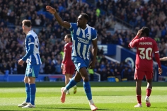 Trực tiếp Brighton 1-0 Liverpool: Gáo nước lạnh đầu tiên