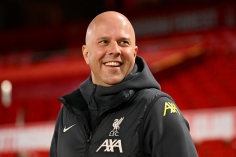 Liverpool ra phán quyết bất ngờ về tương lai Arne Slot