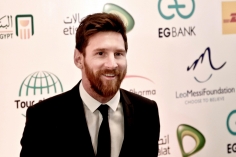 Vì lý tưởng lớn, Messi nghiêm túc đàm phán với đội bóng Ngoại hạng