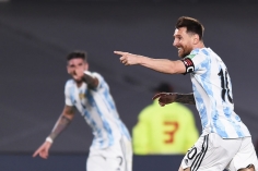 VIDEO: Messi ghi bàn thắng 'không tưởng' trong trận đấu với Uruguay