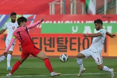 Bảng A vòng loại World Cup 2022: Cuộc đua song mã