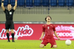Trưởng ban trọng tài VFF: 'Trọng tài quá đẳng cấp khi thổi quả penalty của Văn Toàn'