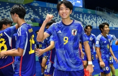 Báo Nhật Bản: 'Quả penalty kỳ diệu đã đưa chúng ta vào bán kết'