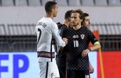 HLV Bồ Đào Nha nói điều bất ngờ về Ronaldo và Modric