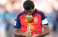 Quả bóng Vàng World Cup phẫu thuật thành công