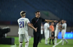 HLV Thái Lan nhắc thẳng ĐT Việt Nam sau chiến thắng 4-0 ở FIFA ASEAN Cup