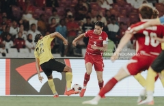 Đội trưởng Indonesia phản ứng khi CĐV đồng loạt gọi tên HLV Shin Tae-yong