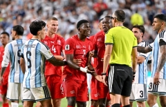CHÍNH THỨC: FIFA ra tuyên bố về thẻ đỏ giúp Argentina đi tiếp ở World Cup