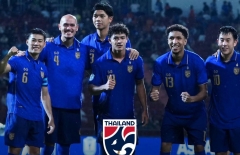 CĐV ĐNÁ chỉ thẳng kết quả bán kết Singapore vs Thái Lan tại AFF Cup