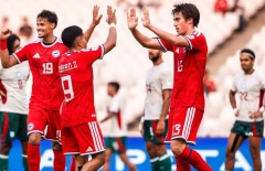 CĐV Singapore bất ngờ nhắc tên Việt Nam khi có 3 điểm đầu tiên ở FIFA ASEAN Cup