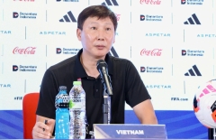 Báo Hàn gửi 'cảnh báo đỏ' đến HLV Kim Sang Sik sau thất bại của ĐT Việt Nam