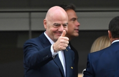 Chủ tịch FIFA hiến kế không tưởng để Ý được dự World Cup