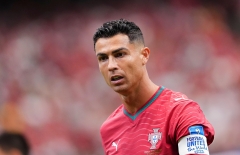 Lập cú đúp, Ronaldo vẫn bị chế giễu bởi cái tên quen thuộc