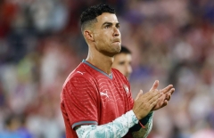 Ronaldo: 'Các người đã cố hạ gục tôi suốt 23 năm'