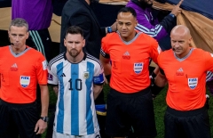Truyền thông Anh chế giễu Argentina sau khi FIFA công bố trọng tài bán kết