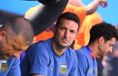 HLV Argentina bất lực 'cầu xin' CĐV sau World Cup 2026