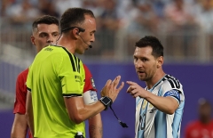 CHÍNH THỨC: Trọng tài chính lên tiếng về sai lầm giúp Argentina hưởng lợi