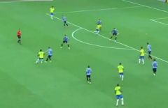 Sao MU kiến tạo khó tin cho Neymar trong trận Uruguay