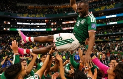 'Người hùng' Mexico tạo khác biệt bằng hiệu suất lạnh người