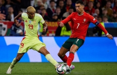 Yamal chưa đá đã khiến Ronaldo bị báo Tây Ban Nha bắt lỗi