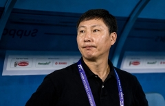 Lịch thi đấu AFF Cup đảo chiều khiến HLV Kim Sang-sik đau đầu