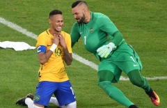 Thủ môn Brazil ngất xỉu ngay khi nghe tin dự World Cup 2026